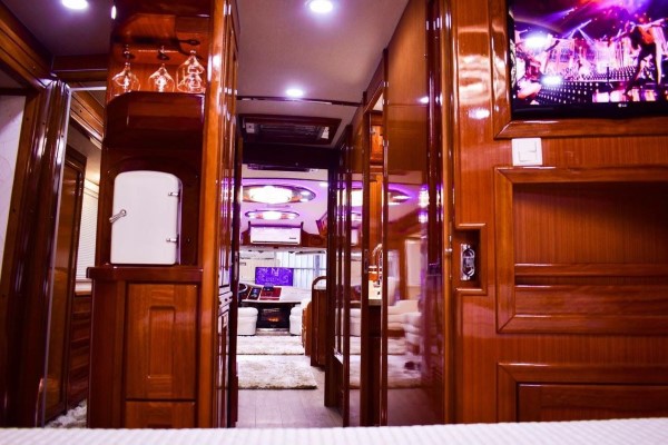 0adb9b0a-a15c-4527-b3af-63efb6f2abff (Custom).jpg