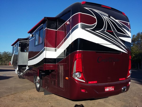 90540f4a-944f-4186-9ed8-1e01e989af3e (Custom).jpg