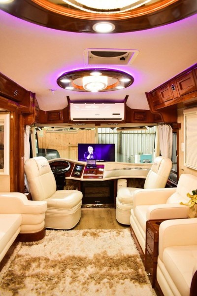 468a5b25-1d77-4b64-87b2-d8f77c323f25 (Custom).jpg