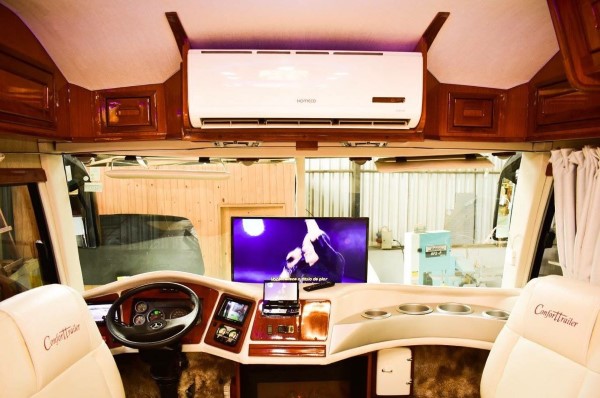 5b9875a1-c08a-4d71-9b53-4968345973b7 (Custom).jpg